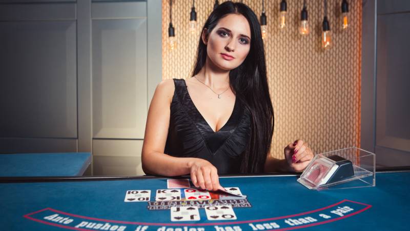 Đọc vị đối thủ: Nghệ thuật quan sát trong Poker live