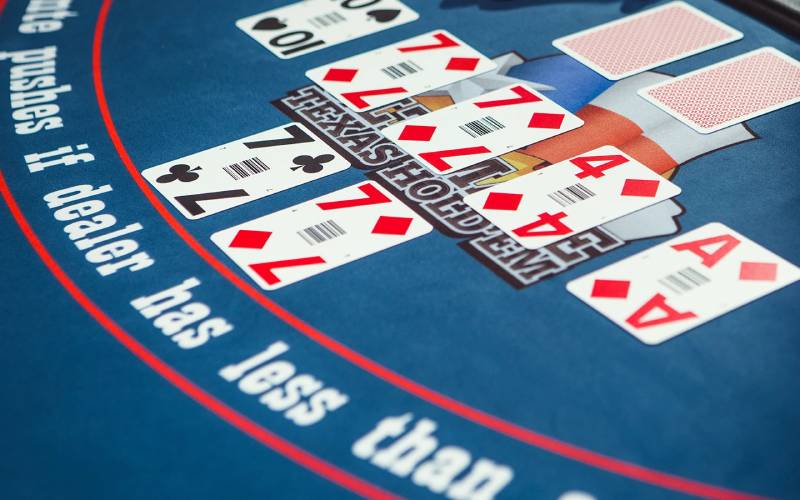 Nắm chắc nền tảng: Chọn hand khởi đầu và vị trí ngồi